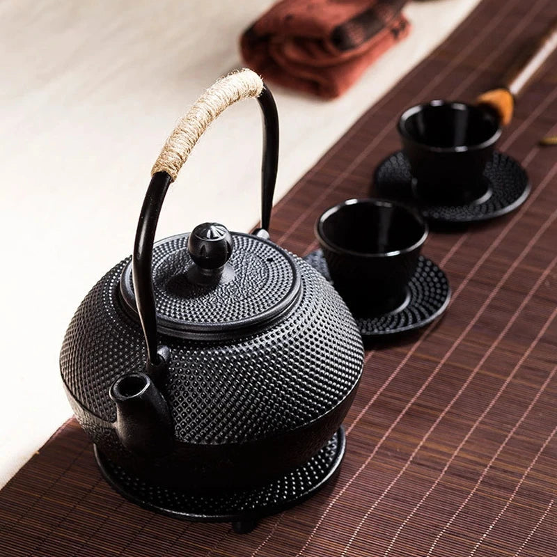 Théière Japonaise en Fonte Noire Émaillée